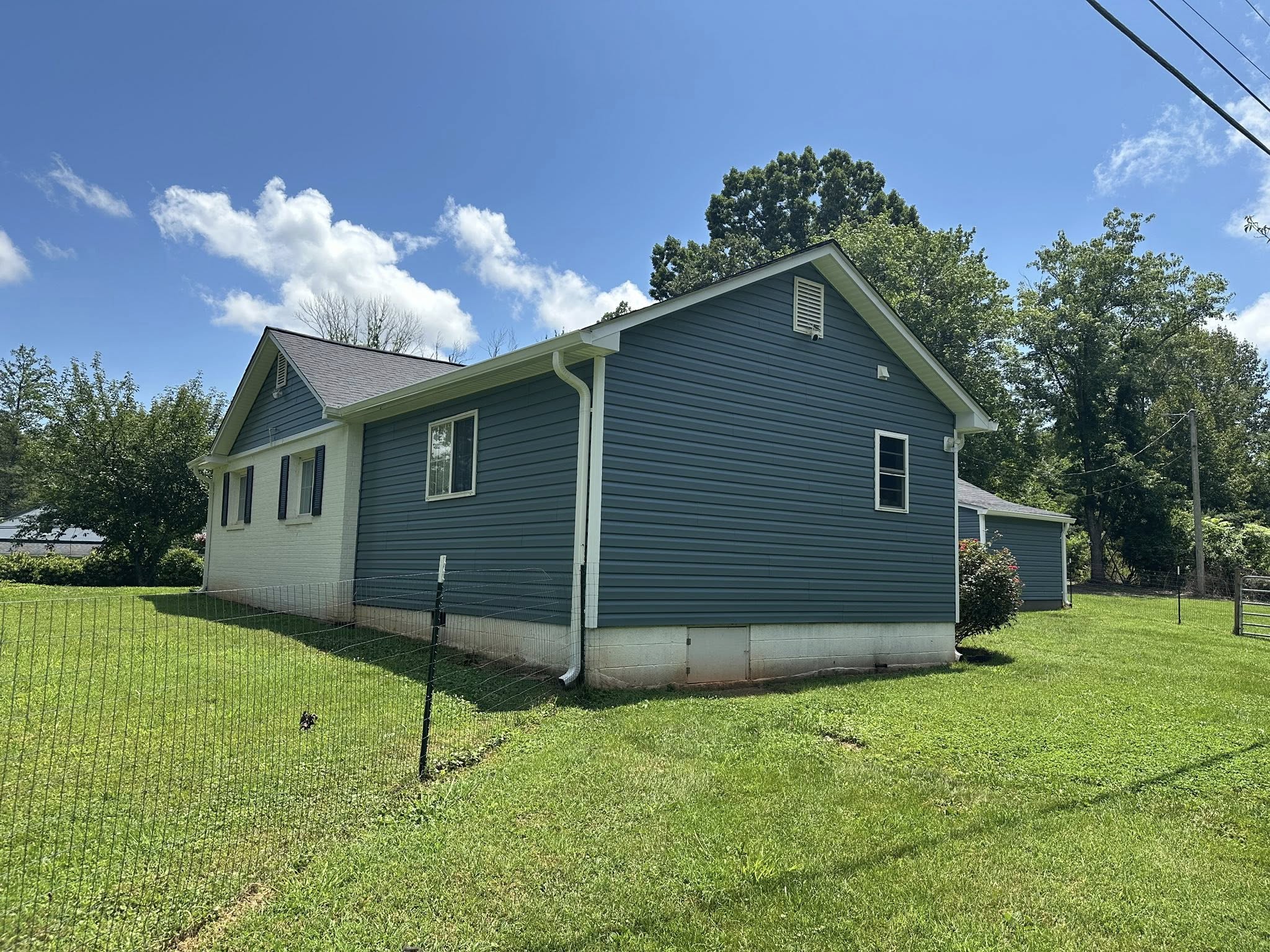 Siding installation Warrenton VA blue gray